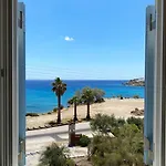 فندق Agnadi Syros Beachfront &
