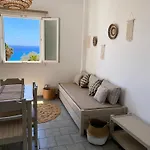 فندق Agnadi Syros Beachfront & 3*