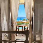 فندق Agnadi Syros Beachfront & 3*