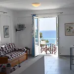 فندق Agnadi Syros Beachfront & Mégas Yialós-Nítes