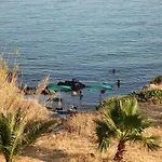 Agnadi Syros Beachfront & فندق Mégas Yialós-Nítes