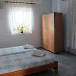 فندق Agnadi Syros Beachfront & 3*