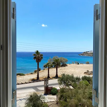 מלון Agnadi Syros Beachfront &