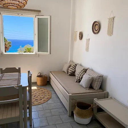 מלון Agnadi Syros Beachfront & 3*