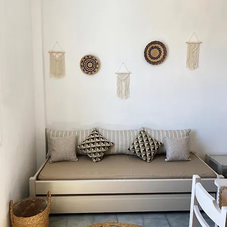 מלון Agnadi Syros Beachfront & Mégas Yialós-Nítes