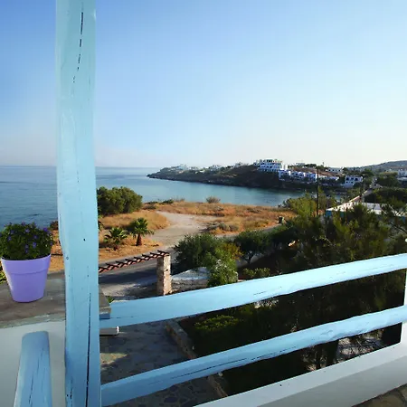 מלון Agnadi Syros Beachfront &