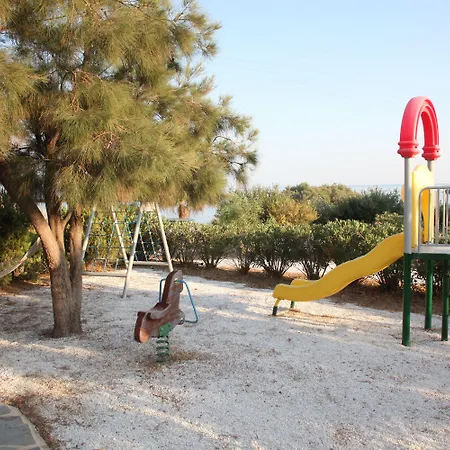 Agnadi Syros Beachfront & מלון 3*