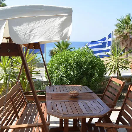 מלון Agnadi Syros Beachfront &