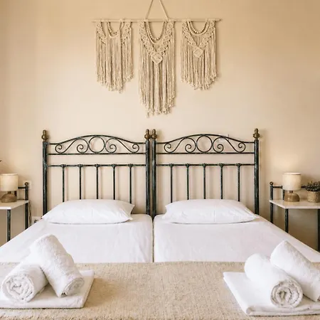 Agnadi Syros Beachfront & 3*