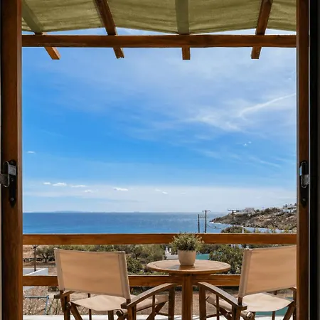 Agnadi Syros Beachfront & מלון