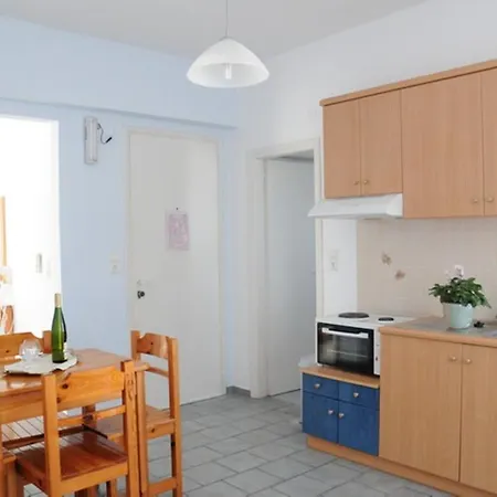 Agnadi Syros Beachfront & מלון