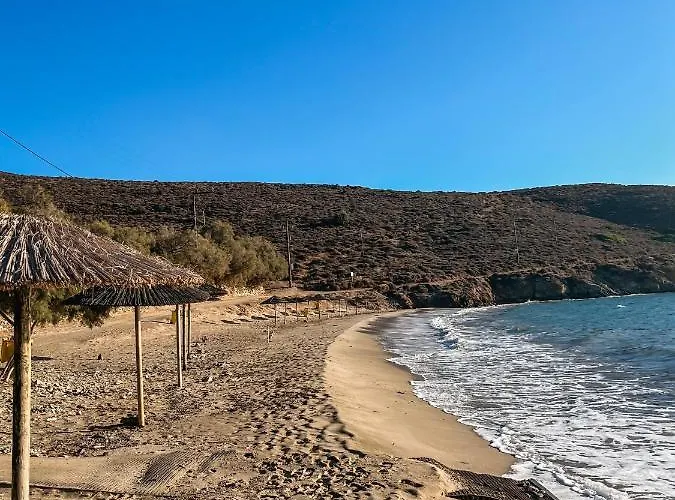Agnadi Syros Beachfront & 3* Mégas Yialós-Nítes