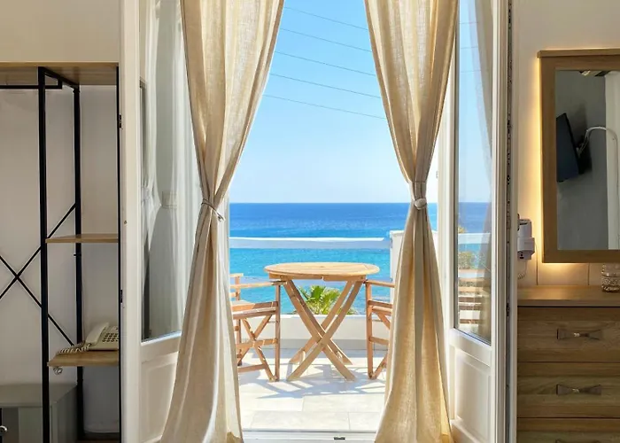 Agnadi Syros Beachfront & فندق