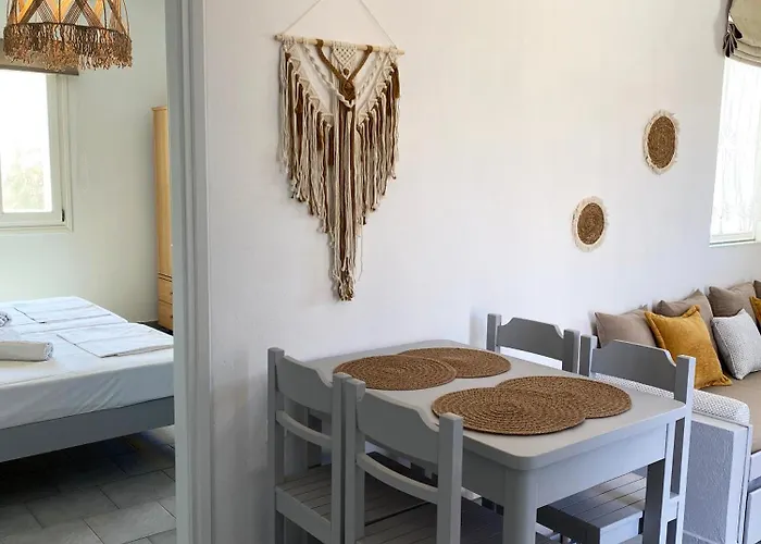 Agnadi Syros Beachfront & 3*