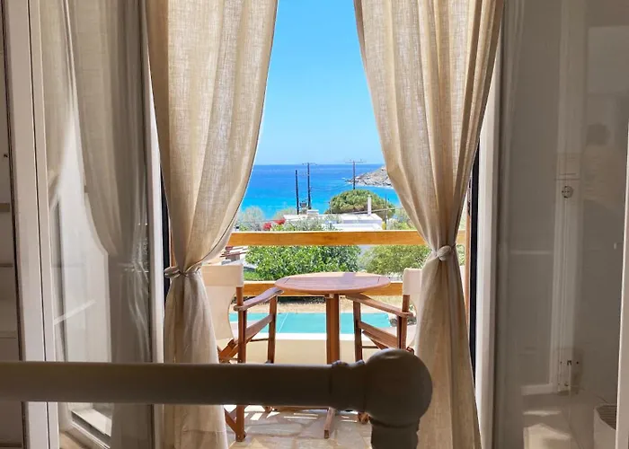 فندق Agnadi Syros Beachfront & 3*