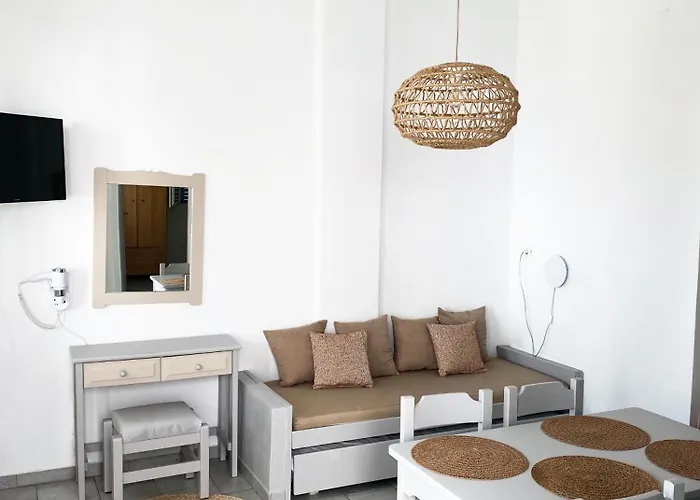 Agnadi Syros Beachfront & فندق