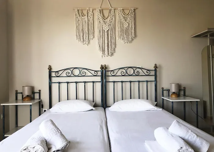 Agnadi Syros Beachfront & 3*