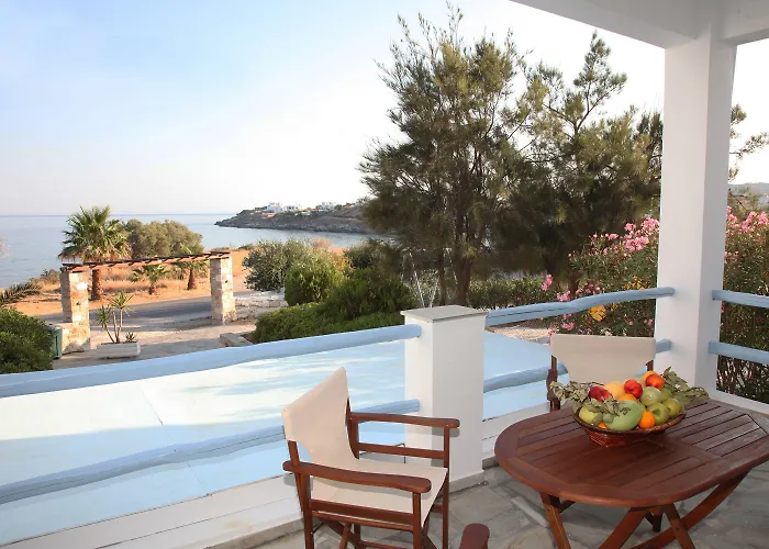 Agnadi Syros Beachfront & فندق 3*