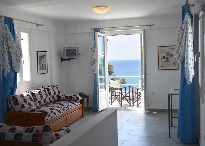 فندق Agnadi Syros Beachfront & Mégas Yialós-Nítes