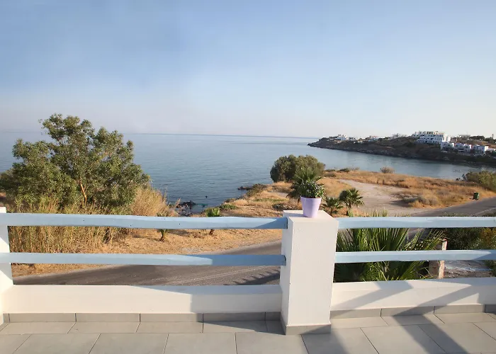 Agnadi Syros Beachfront & فندق Mégas Yialós-Nítes