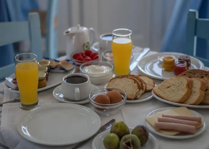 Agnadi Syros Beachfront & فندق 3*