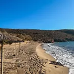 Agnadi Syros Beachfront & 3* Μέγας Γιαλός-Νίτες