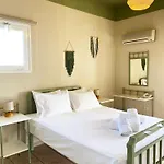 Agnadi Syros Beachfront Studios & Rooms