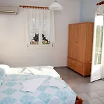 Ξενοδοχείο Agnadi Syros Beachfront & Μέγας Γιαλός-Νίτες