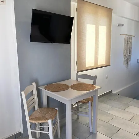 Agnadi Syros Beachfront Studios & Rooms