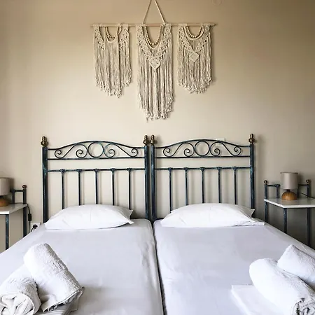 Agnadi Syros Beachfront & 3*