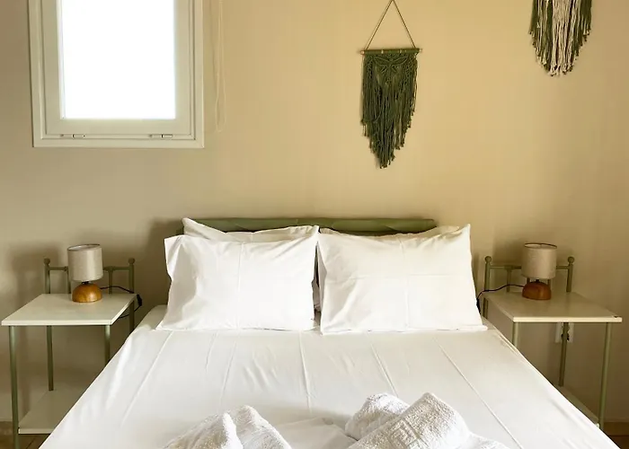 Agnadi Syros Beachfront & 3* Mégas Yialós-Nítes