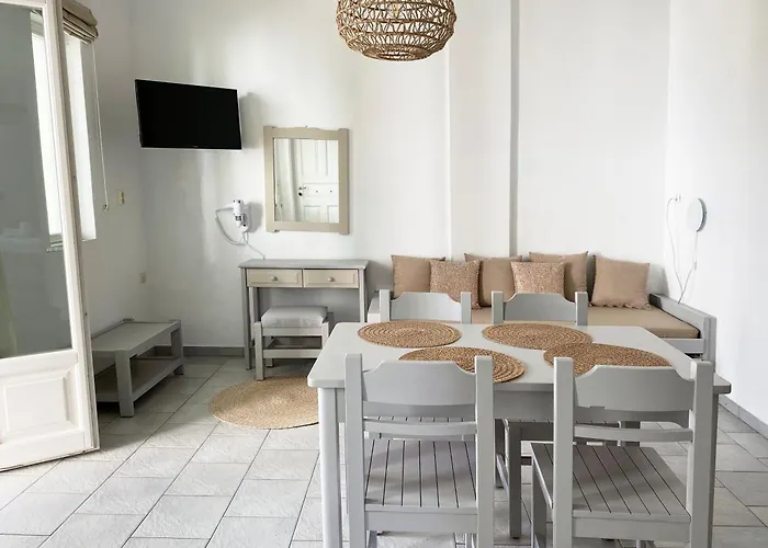 Hotel Agnadi Syros Beachfront & Mégas Yialós-Nítes