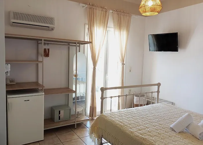 Agnadi Syros Beachfront & 3* Mégas Yialós-Nítes