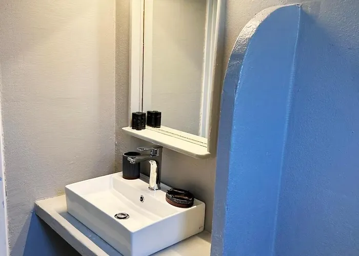 Agnadi Syros Beachfront & Hotel