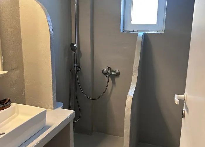 Agnadi Syros Beachfront & Hotel