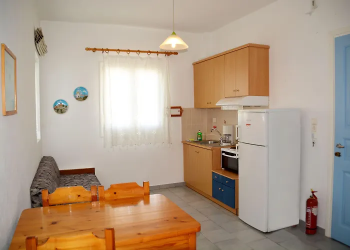 Agnadi Syros Beachfront & 3* Mégas Yialós-Nítes