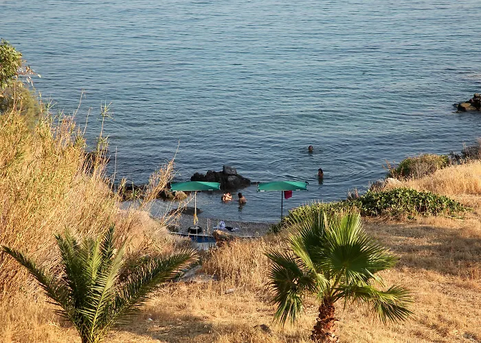 Agnadi Syros Beachfront & Hotel Mégas Yialós-Nítes